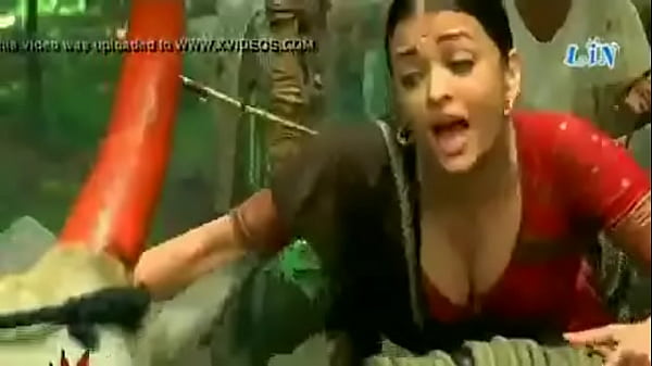 bollywood actress aishwaria rai huge boobs deep cleavage – XNXX.COM