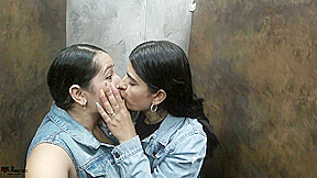 Horny Lesbians Have Fun In A Bathroom In The Mall In Cucuta Colombia – Porn In Spanish